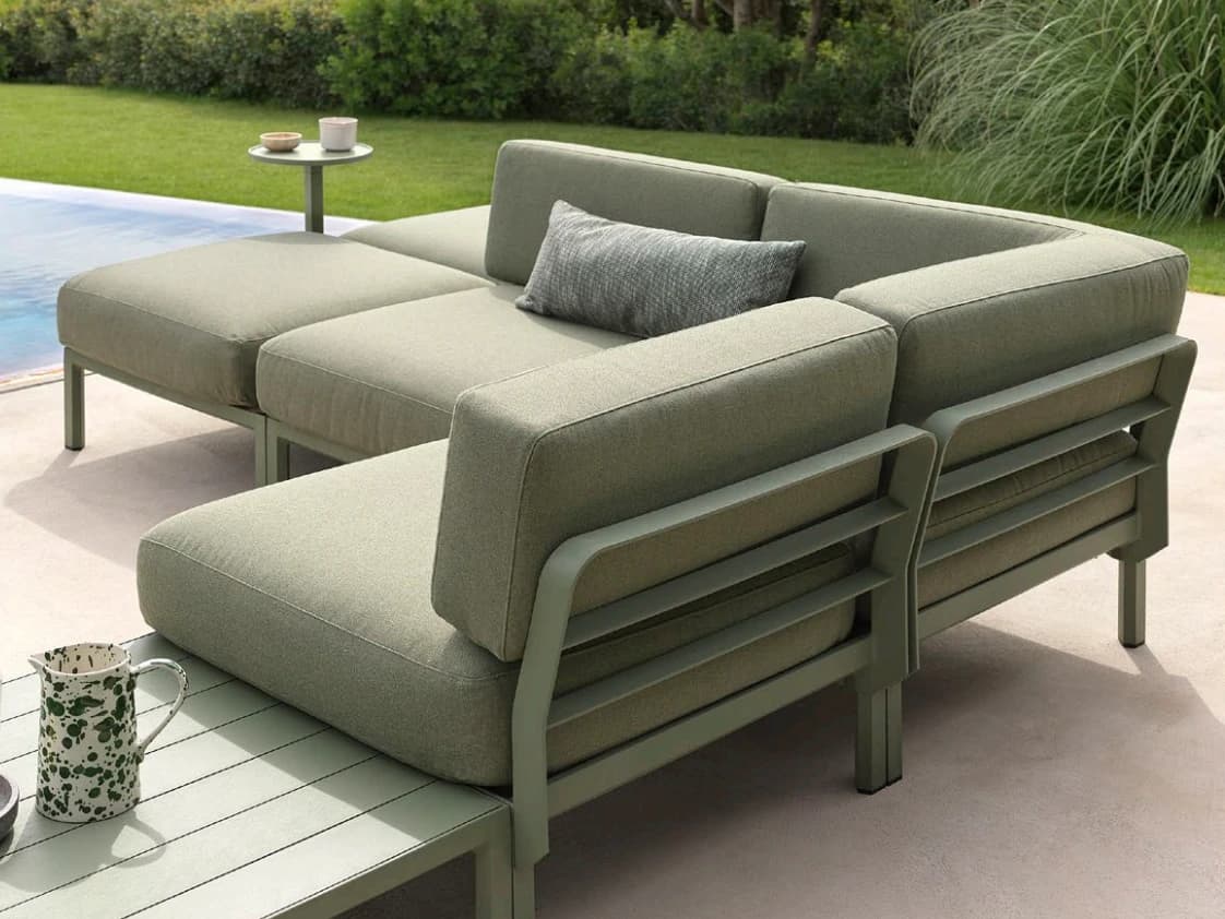 AI OUTDOOR FURNITURE  DESIGNER